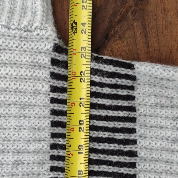 Liz Claiborne Chunky Knit Striped Sweater Size Large - Picture 10 of 11